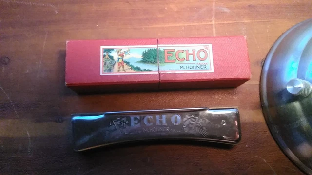 M.  Hohner ECHO Antoque Harmonica Excellent shape in Box