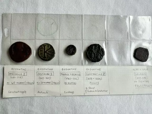 5 x Byzantine and Saladin Nummi & Follis Bronze Copper Roman Empire coins