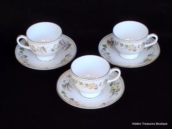 Wedgwood Mirabelle #R4537 3 Cups & Saucers Cream Pastel Floral Beautiful