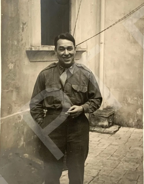 HANDSOME US MILITARY MAN IN UNIFORM HOLDING A CIGARETTE 1940s Vtg Photo Gay Int