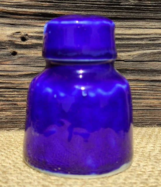 ViNtAgE Porcelain INSULATOR *TF-16* Blue White USSR Height -3.22" Factory Defect