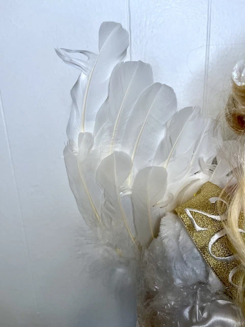 Porcelain Angel Doll  2009 #15617 New in box Heritage Signature Collection 9