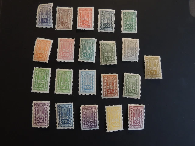 Briefmarken „21x Österreich Postfr. teilw. Falz wie abgebildet (33)“