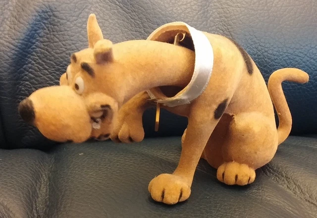 NODDING SCOOBY DOO Car Dog Bobble Head Hanna Barbera Disney