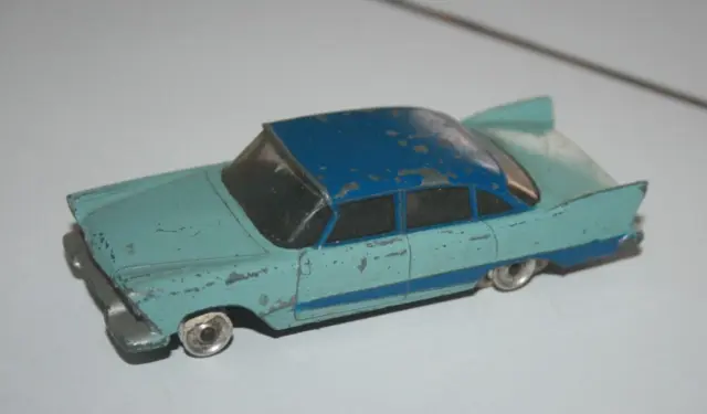 Dinky Toys - Plymouth Plaza - Miniature ancienne ( à restaurer )