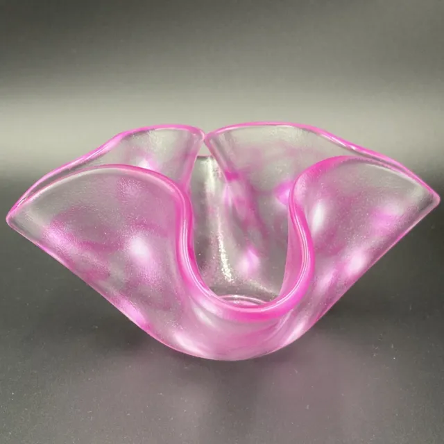 Kosta Boda Ulrica Hydman-Vallien Handmade Pink White Glass Handkerchief Bowl 3