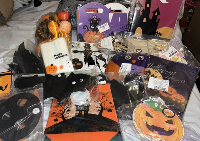 https://www.picclickimg.com/UNgAAOSw16xllzHJ/Halloween-Mixed-Job-Lot-Bundle-All-New-Items.webp