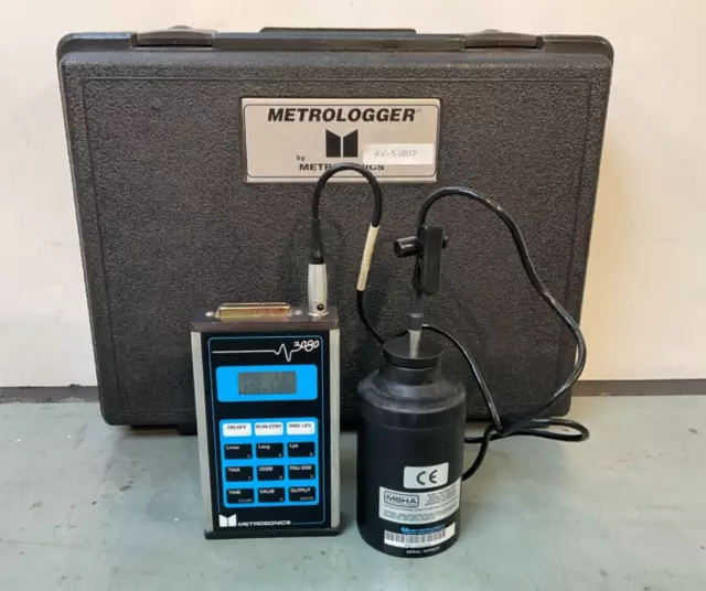 Metrosonics DB-3080 Sound Level Meter & QC-10M Calibrator w/ Case - TESTED