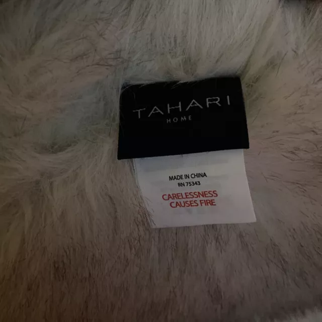 TAHARI Home Cream Luxe Faux Fur Sit Up Pillow Was$200+ Christmas Gift 3