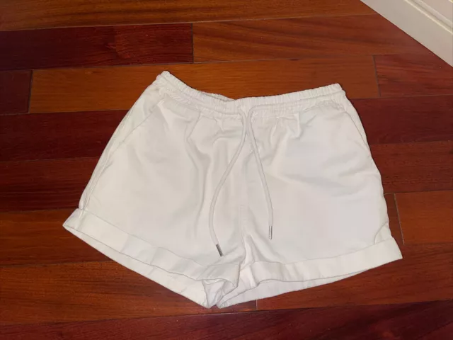 Women's Forever 21 White Elastic Band Shorts With Pockets Size Small