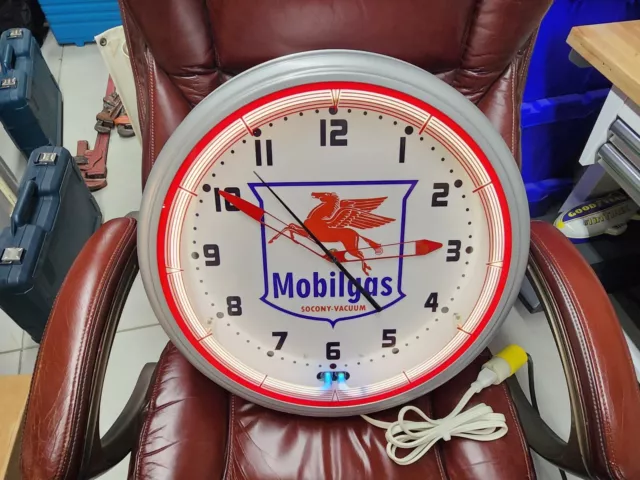 Mobil Neon 20" Clock Mobilgas Pegasus  Image Time  Made in the USA