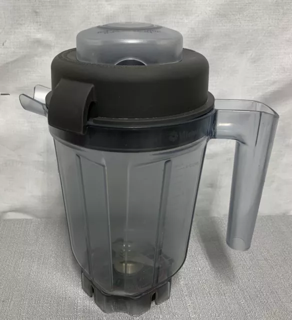 Vitamix Wet Container 32 oz. Replacement Pitcher and Lid Blade STM102R W