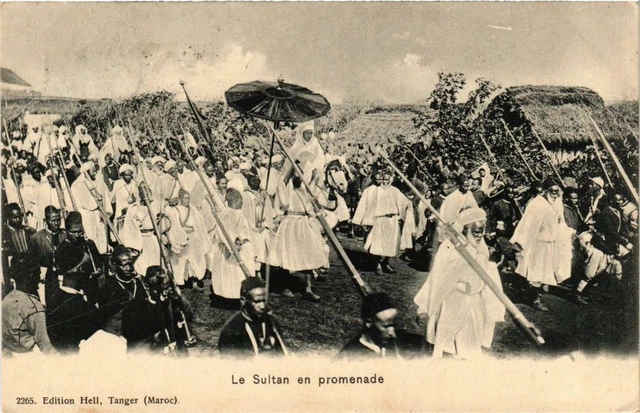 CPA AK Le Sultan en promenade MOROC (669220)