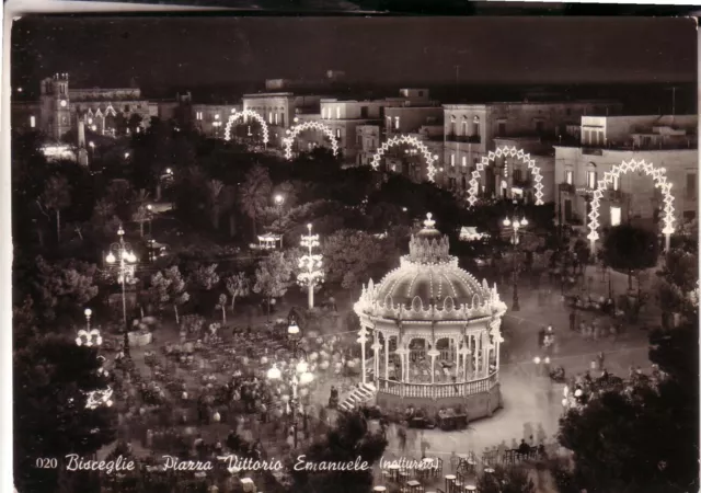 Cartolina  Bisceglie   B/N   Viaggiata 1964 Piazza In Notturno