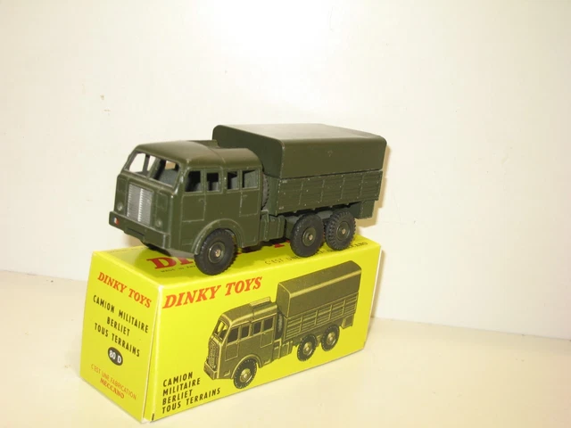 DINKY TOYS, berliet porte char militaire sans vitrage N2 jantes creuses F DINKY TOYS, berliet porte char militaire sans vitrage N2 jantes creuses F