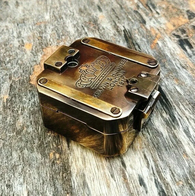 Petite Boussole Vintage En Laiton - Ancienne - Fabriquée En France - Occasion Bon État