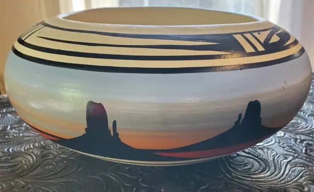 Navaho Hand-Made/Painted Bowl of ‘Mittens’ in Monument Valley Artist Name Bottom