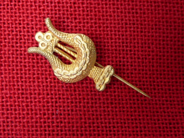 Épingle Vintage à Trèfle Plaqué Or Avec Rubis - Pour Chapeau, Cravate Ou Jabot