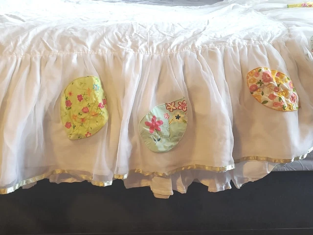 Falda de cama para niña Pottery Barn núcleo blanco floral 26x52x11 pulgadas