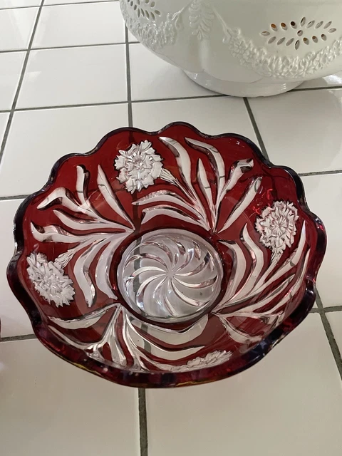 Martinsville Carnation Berry Bowl Set of 4 Ruby Red Gold Accents Early American