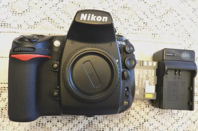 Nikon D700 12.1 MP Digital SLR Camera - Body and Charger 113k clicks