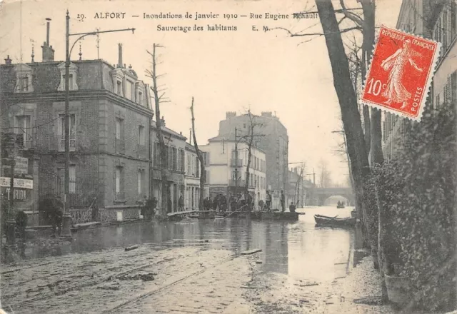 ALFORT - Inondations de 1910 - Sauvetage des habitants rue Eugène Renault