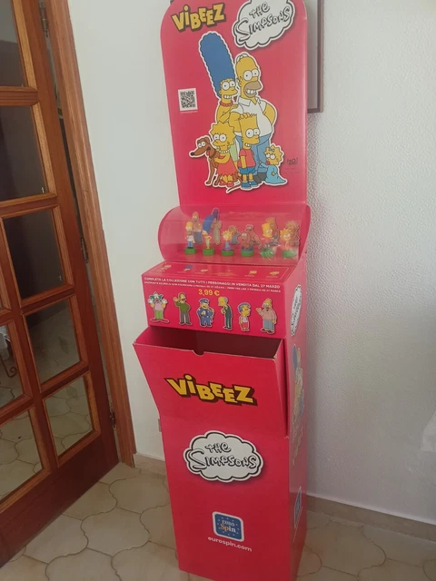 Simpons espositore(con collezione 3d) 120x40x30 Prod.Vibeez (Eurospin)