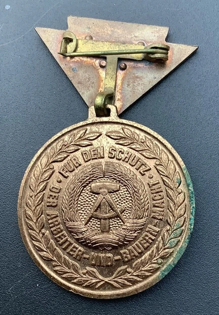 DDR Reservist Der NVA Medaille Mit Etui (Gebraucht) In Hermetschwil