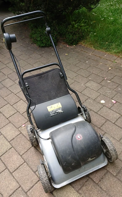 Elektrovertikutierer Vertikutierer Gardener EV1700