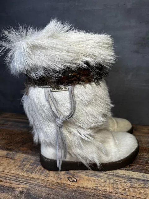 BearPaw KOLA Calf Sheep Skin Goat Fur Feathers Boots White Women Size 7