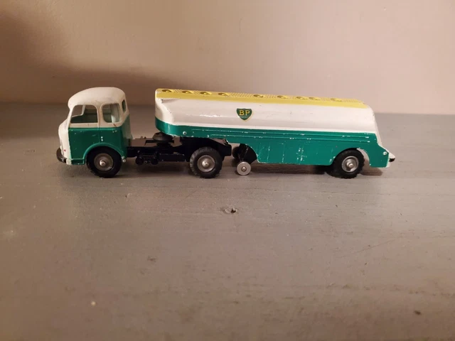 Camion Somua Citerne BP CIJ
