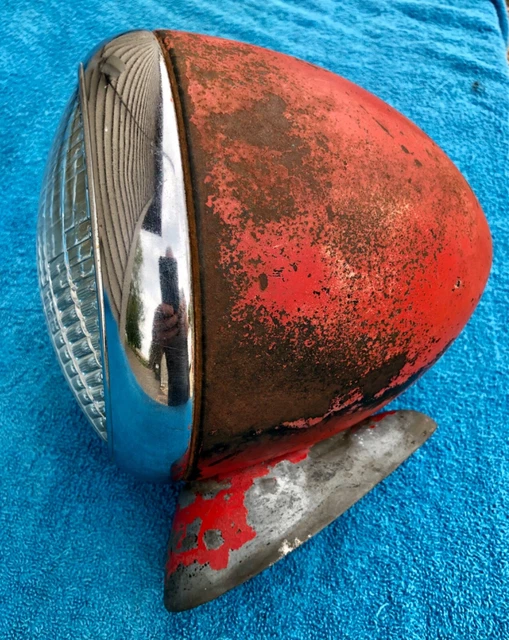One 1939 1940 Chevy Truck  HEADLIGHT Original Sealed Beam 1937 1938 RIGHT