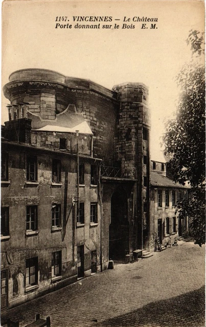 CPA Vincennes Le Chateau Porte donnant sur le Bois (1346942)
