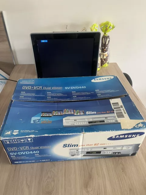 Combi  Magnétoscope VHS DVD Samsung SV-DVD440 Avec Télécommande Et Boîte