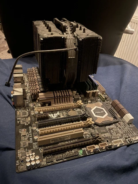 ASUS SABERTOOTH 990FX R2.0 AMD FX 8350 CPU 20GB RAM DDR3