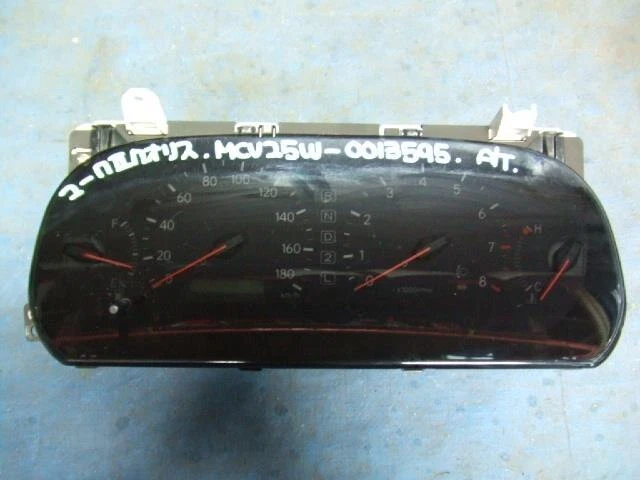 TOYOTA Mark II Qualis 1999 GF-MCV25W Tachimetro 8380033560 [Usato] [PASKU233984]