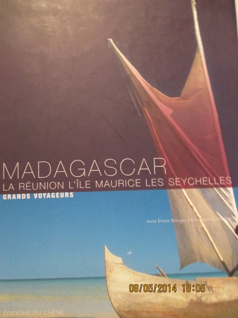 Livre 'Réunion L'île Des Contrastes' - REF 3148 - Occasion - Français - 2012