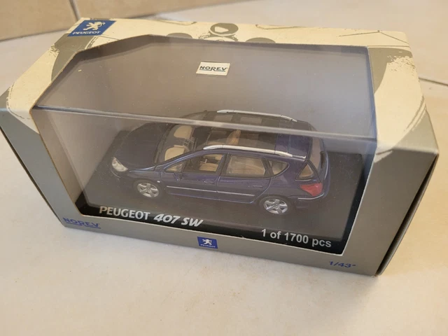 NOREV - Peugeot 404 - bleu - 1/43 plastique ancien - Collection