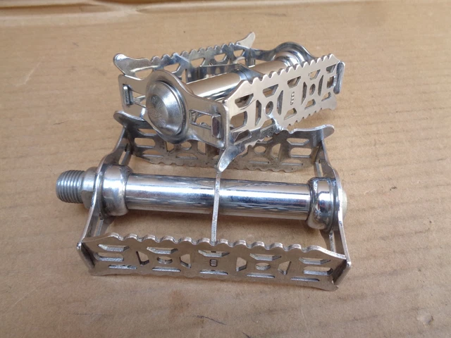 1 ancienne pedales 14/125 velo vintage ville randonneur cyclo K20414