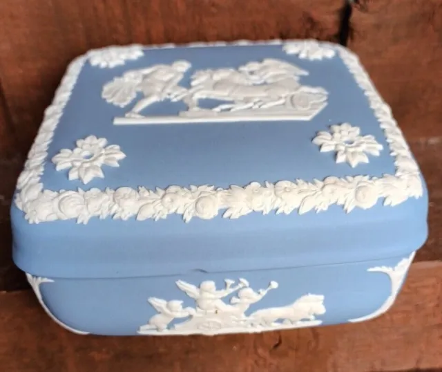 Wedgwood Jasperware white on blue square lidded trinket/ring box - horses
