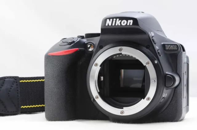 [ près De Mint ] Nikon D5600 24.2MP Caméra SLR Numérique Noir Corps (G590)