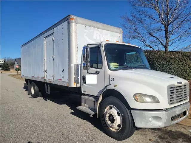 2005 FreightlinerM2Automatic