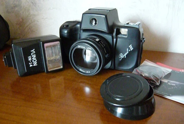 Macchina Fotografica Analogica YUNON ROYAL II 35 MM - Flash e Custodia Inclusi