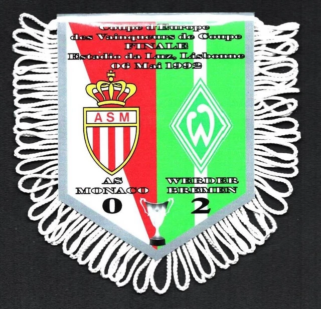 Gérald Passi dans une situation délicate lors de la défaite en finale de coupe des coupes 1992 de Monaco face au Werder Brême 0-2