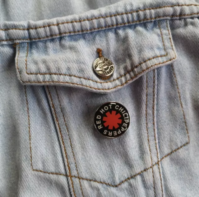 RED HOT CHILLI PEPPERS - Round Metal Badge - FREE POST