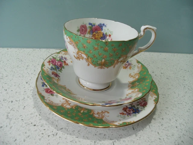 Paragon Rockingham PARAGON ROCKINGHAM GREEN Fine Bone China England Tea Trio Good ...