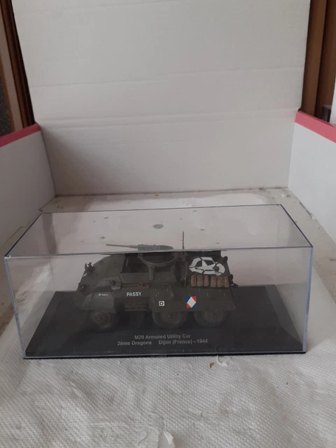 EN VOITURE TINTIN 1/43 L'automitrailleuse blindée du lotus bleu n°37
