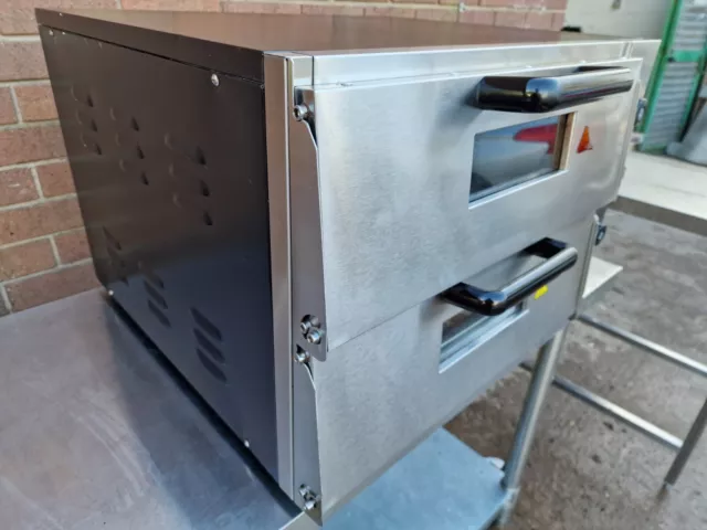 Italinox King Ovp034 240V 2 Deck Pizza Oven, Good Working Condition, £330 + Vat 3