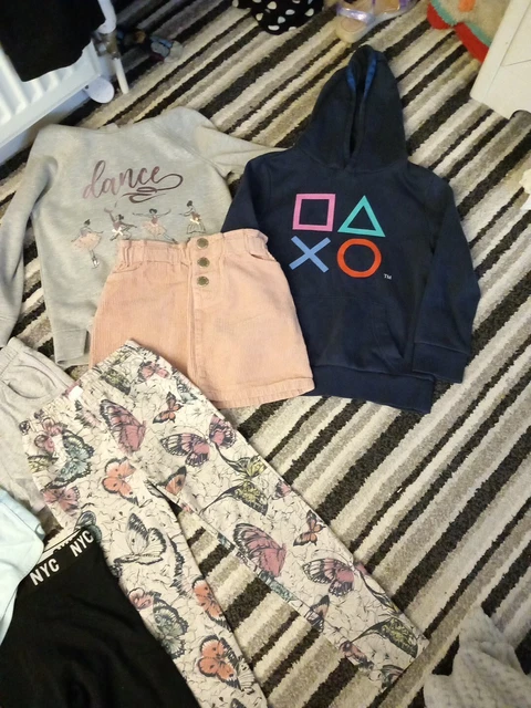 Big Bundle Of Girls Clothes Age 6 7