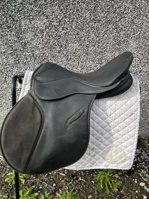 Black 17” Thorowgood GP Saddle